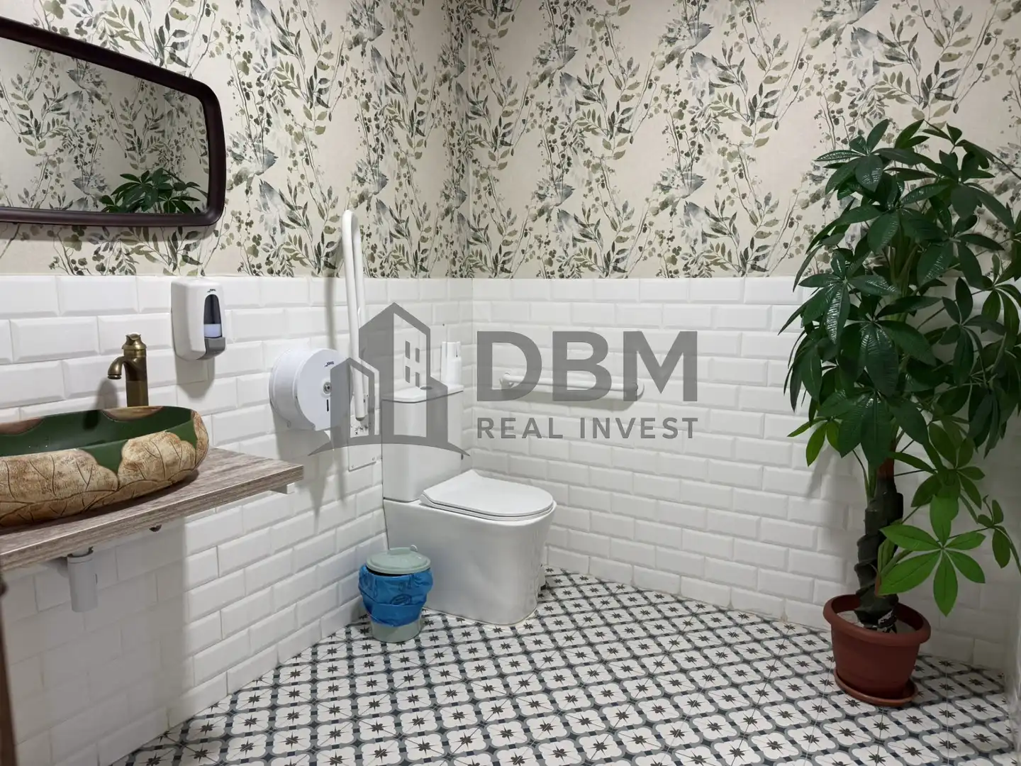 Business premises for transfer in Eixample, imagen 3