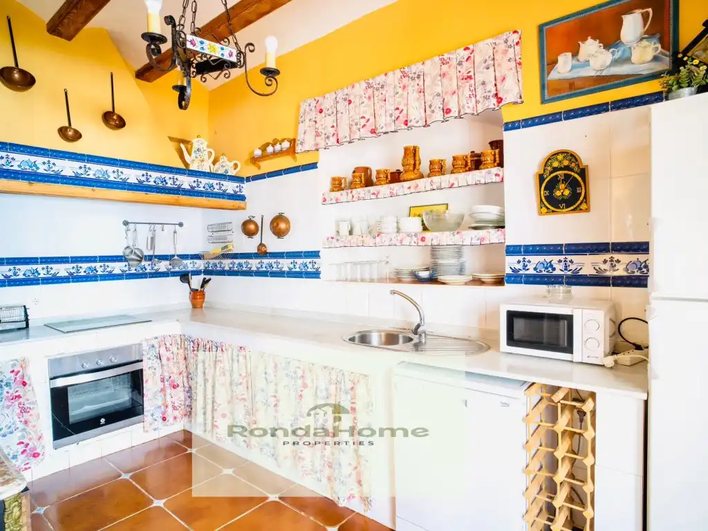Country homes for sale in Villamartín