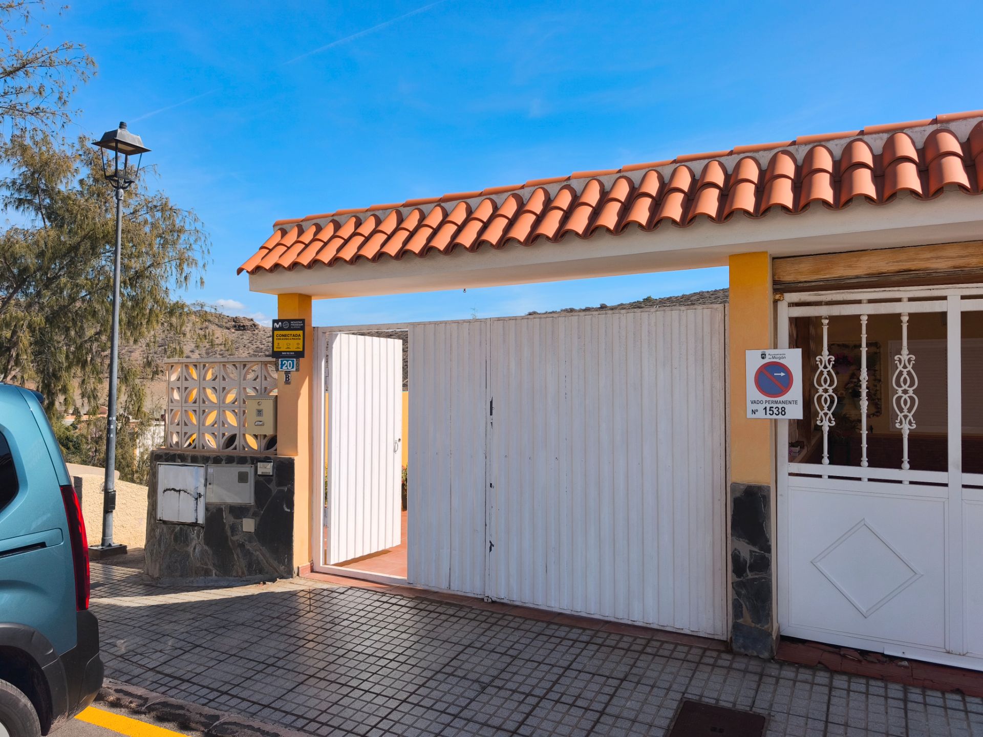 Vista exterior de Casa adosada en venda en Mogán amb Jardí privat i Terrassa