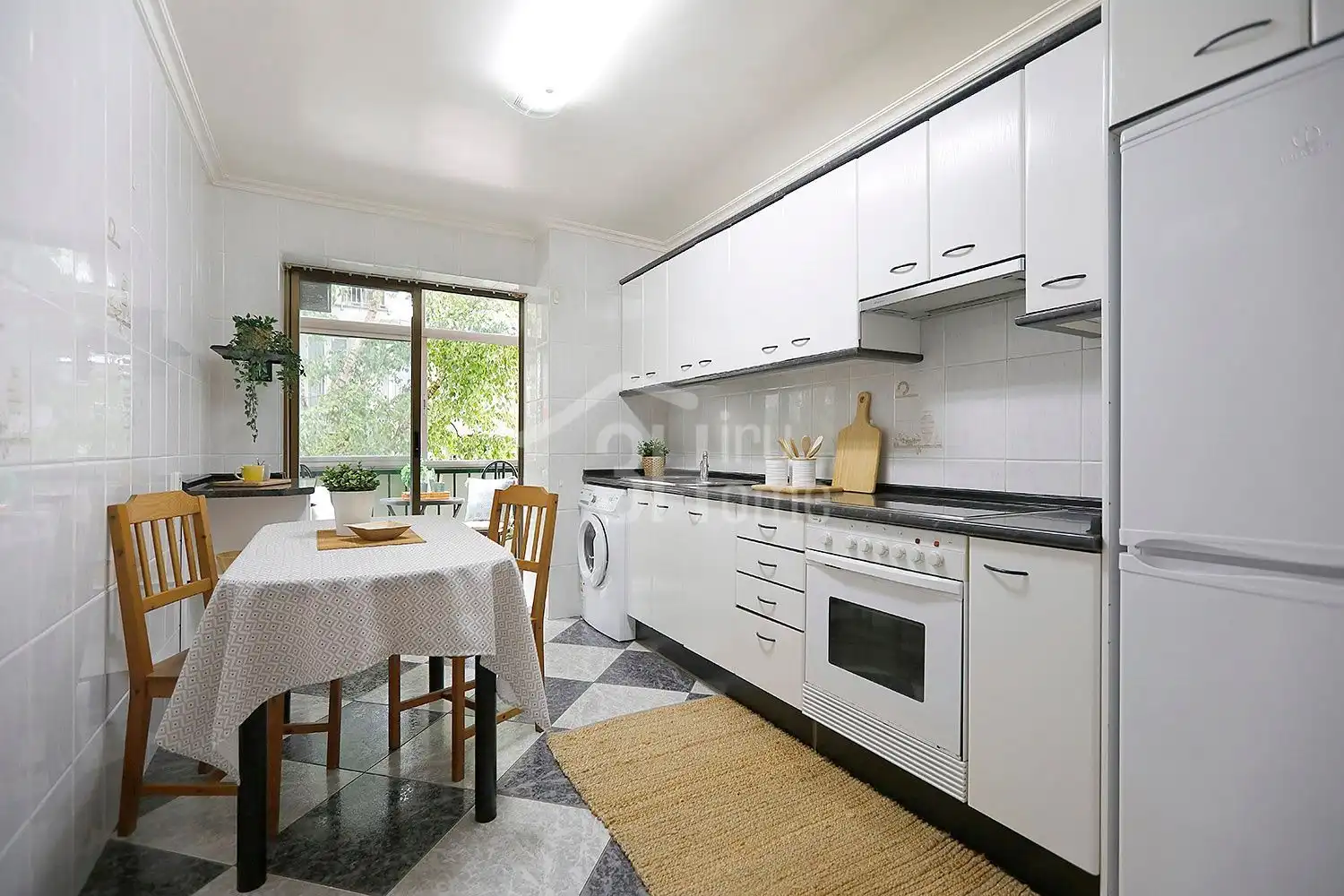 Cocina de Piso en venta en Irun  con Calefacción y Trastero