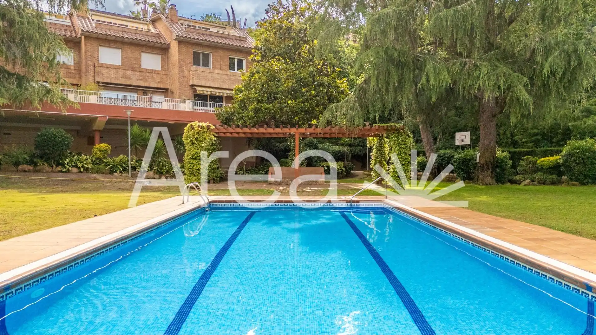 Casa amb terrassa en venda a Carrer MONGES DE LES, imagen 50