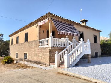 Villa avec piscine à vendre à La Carlota