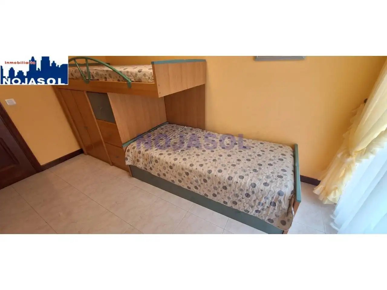 Dormitori de Apartament de lloguer en Noja amb Calefacció, Jardí privat i Terrassa