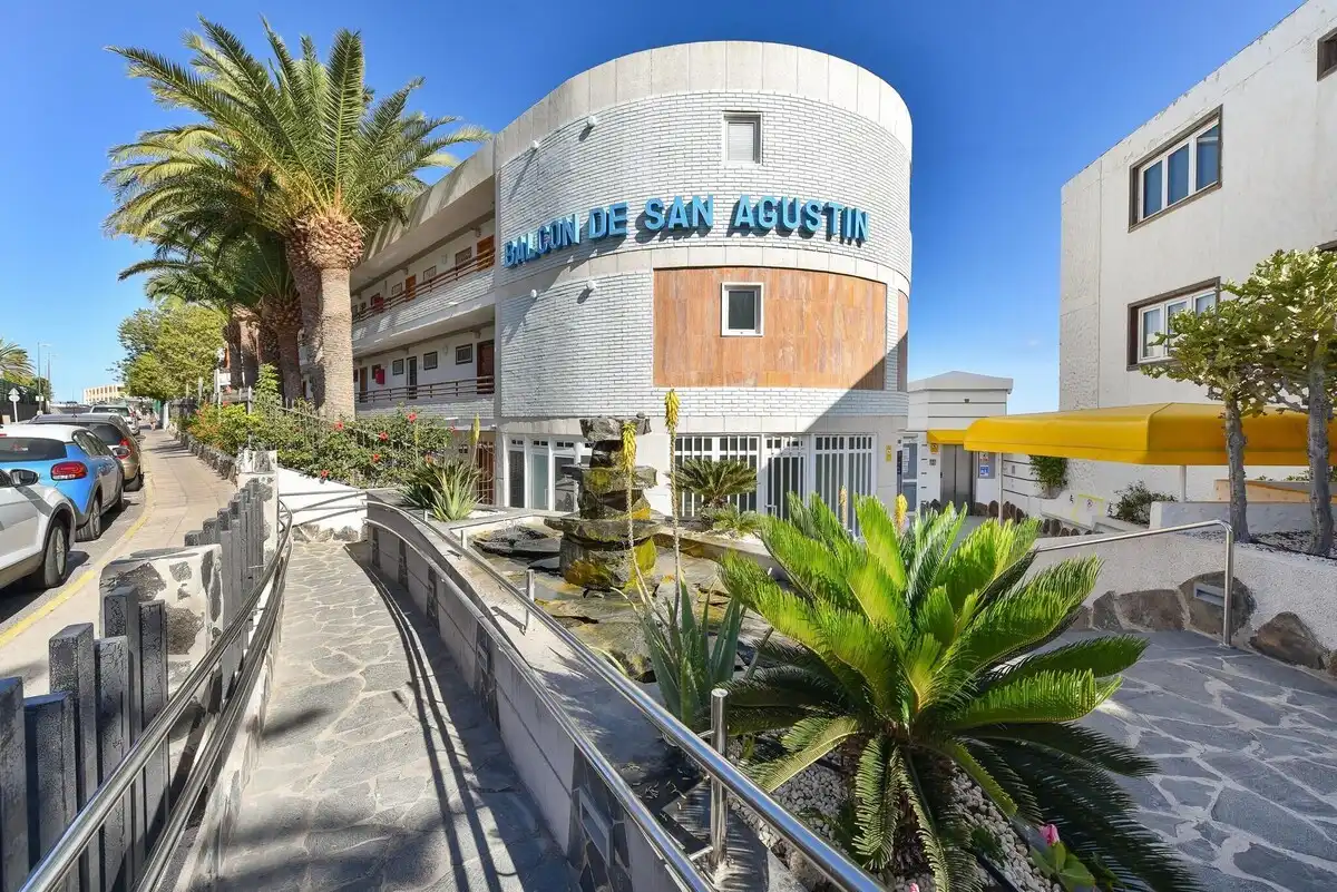 Exterior view of Study for sale in San Bartolomé de Tirajana  with Terrace, Furnished and TV