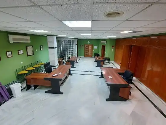 Local comercial en venta en Valdepeñas