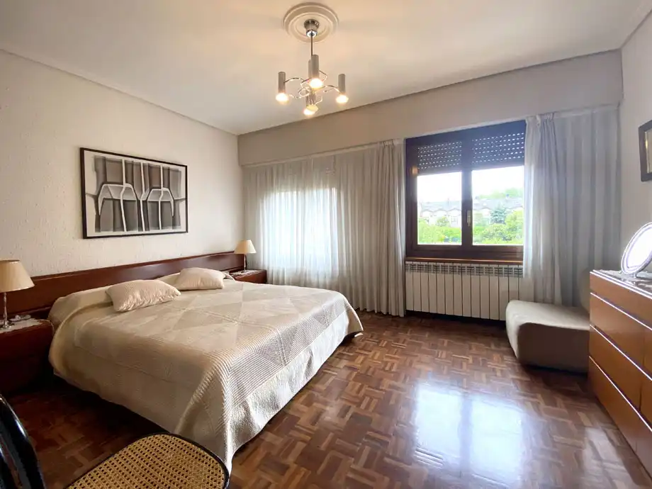 Habitación de Casa o chalet en venta en Vitoria - Gasteiz con Calefacción, Jardín privado y Parquet