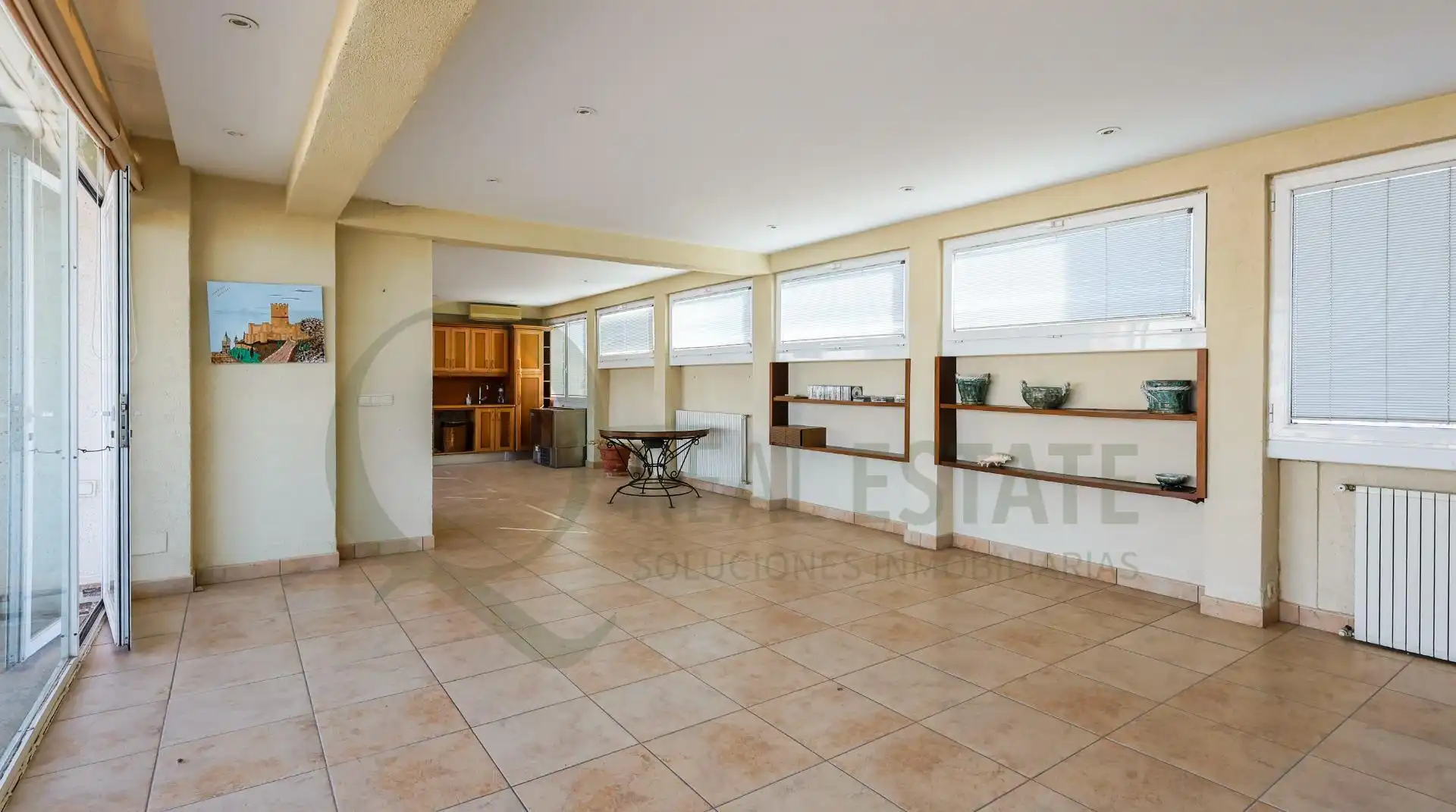 Dachboden zur Miete in Alicante / Alacant mit Klimaanlage, Privatgarten und Terrasse