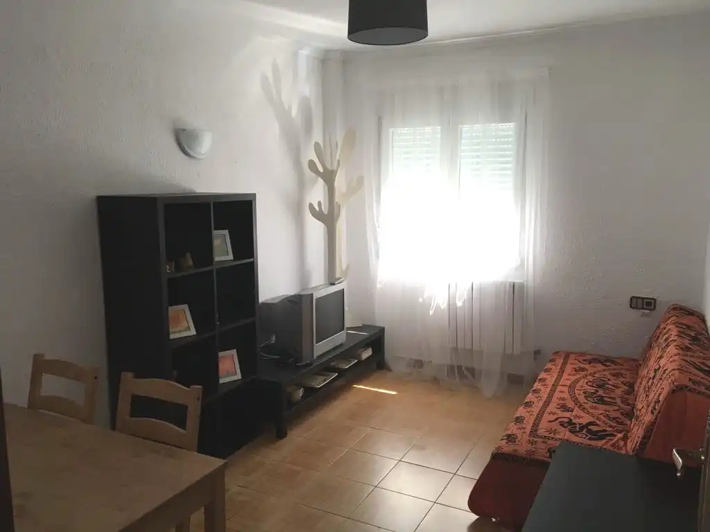 Habitación de Piso de alquiler en Zaragoza con Calefacción, Amueblado y Horno
