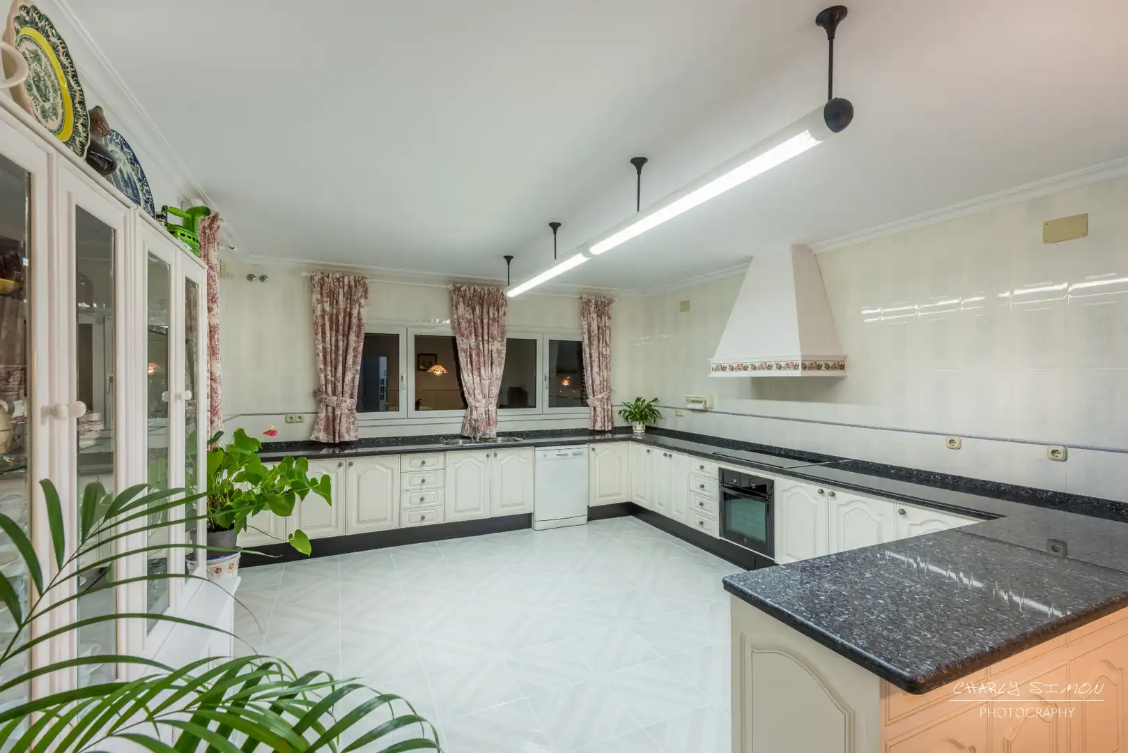 Kitchen of Houses for sale in Málaga  with Air Conditioner, Heating and Private garden