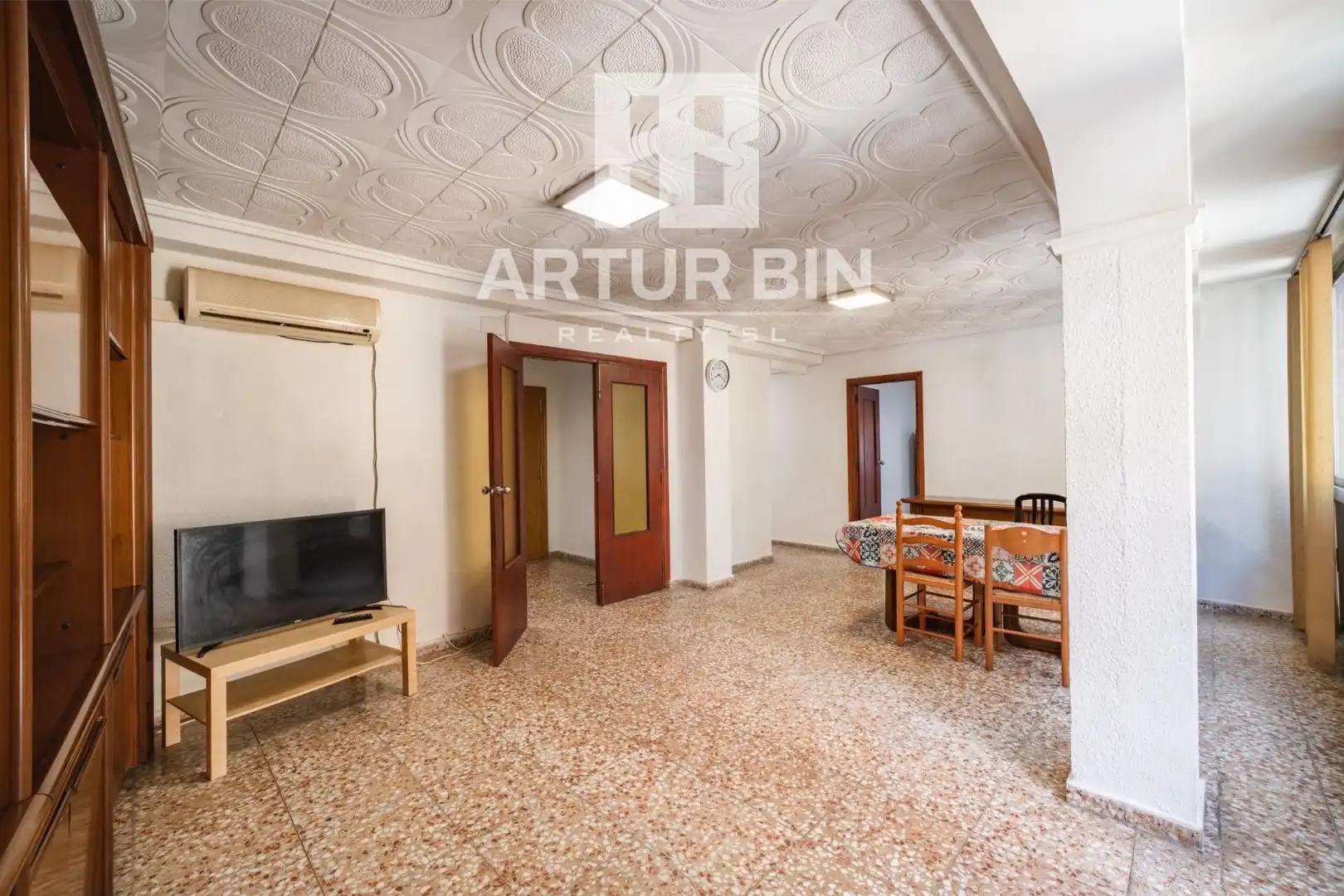 Flat with terrace for sale in El Mercado, imagen 2