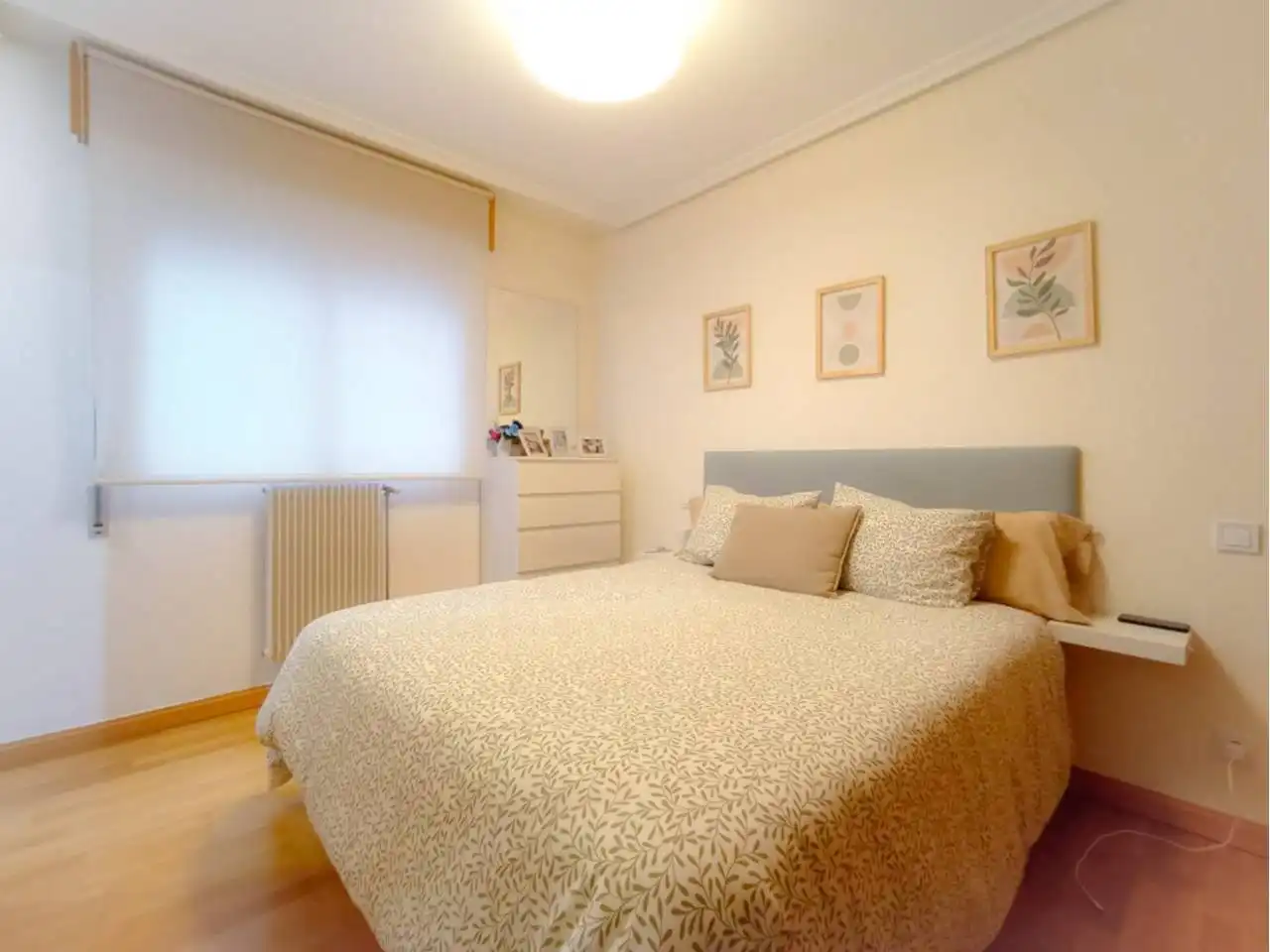 Dormitori de Apartament en venda en Burgos amb Calefacció, Parquet i Traster