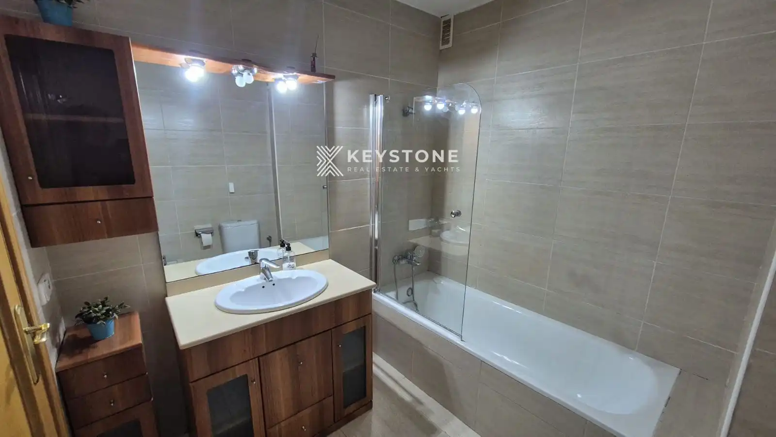 Bathroom of Flat for sale in  Palma de Mallorca  with Air Conditioner and Terrace