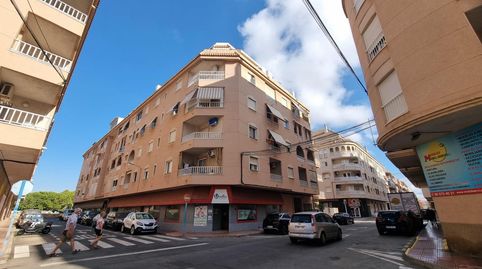 Apartamento semireformado a escasos metros de la playa !