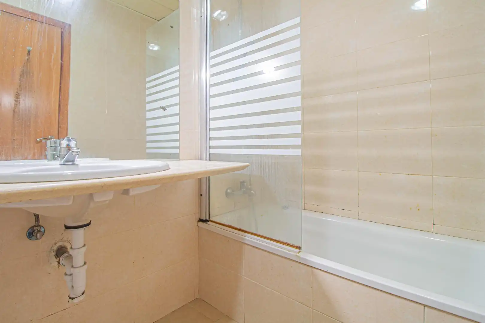 Badezimmer von Erdgeschoss zum Verkauf in Figueres mit Heizung