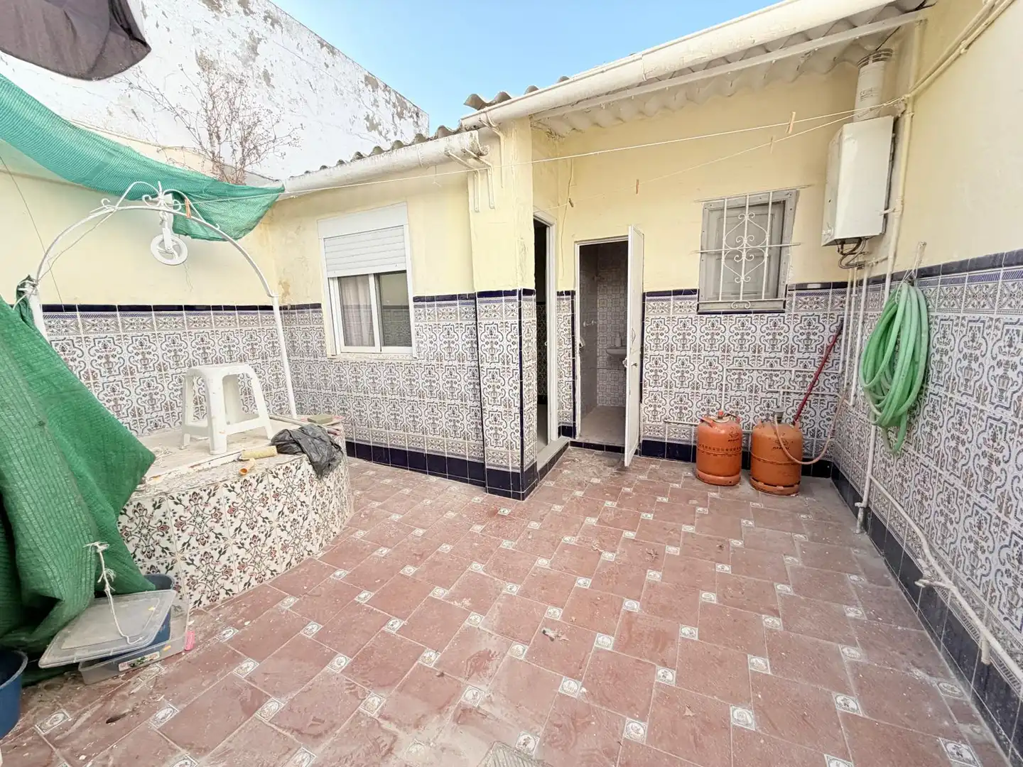 Vista exterior de Casa o xalet en venda en Bormujos amb Traster