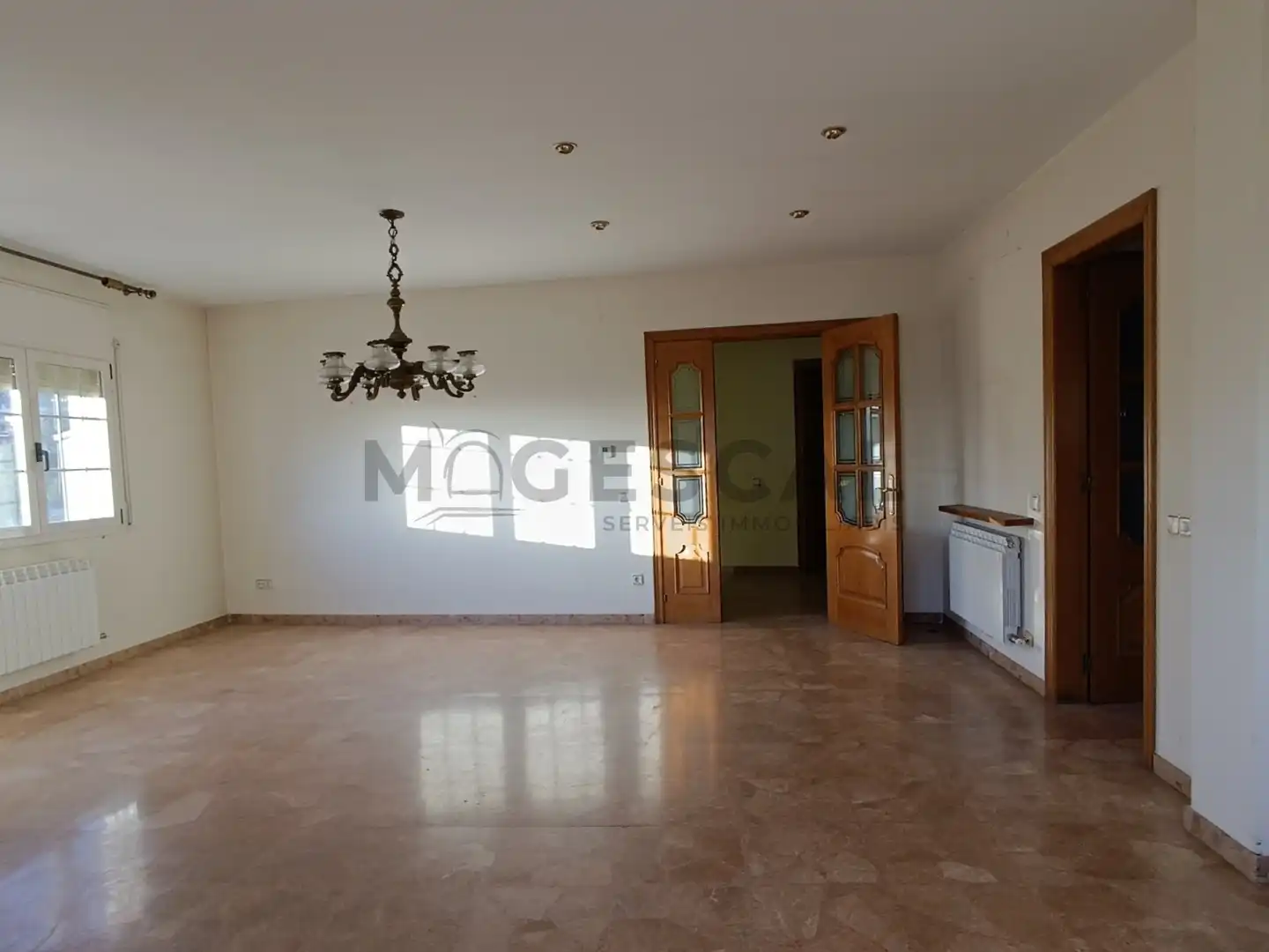 Sala d'estar de Casa o xalet en venda en Caldes de Montbui amb Calefacció, Terrassa i Traster