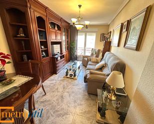 Living room of Flat for sale in Salamanca Capital  with Heating and Balcony