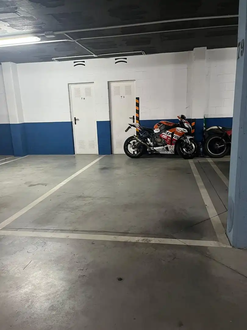 Parkplatz von Wohnung zum Verkauf in Torremolinos mit Klimaanlage, Terrasse und Abstellraum