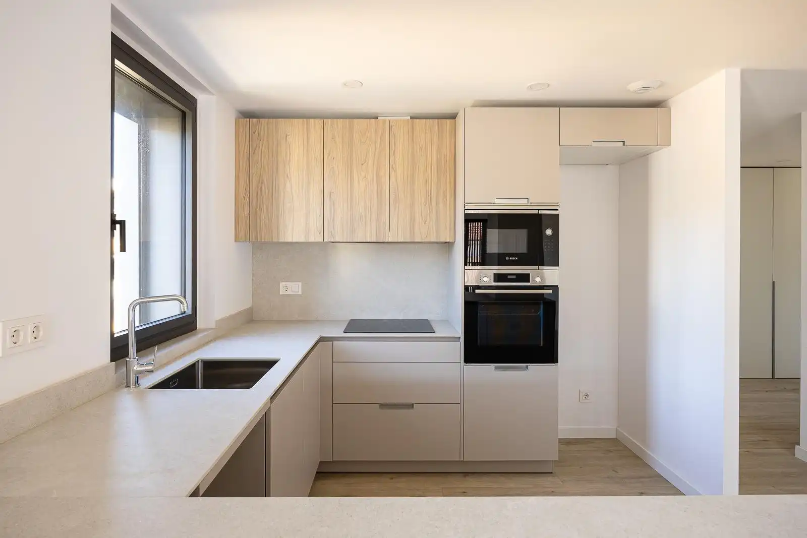 Cocina de Dúplex en venta en Tiana con Aire acondicionado, Parquet y Terraza