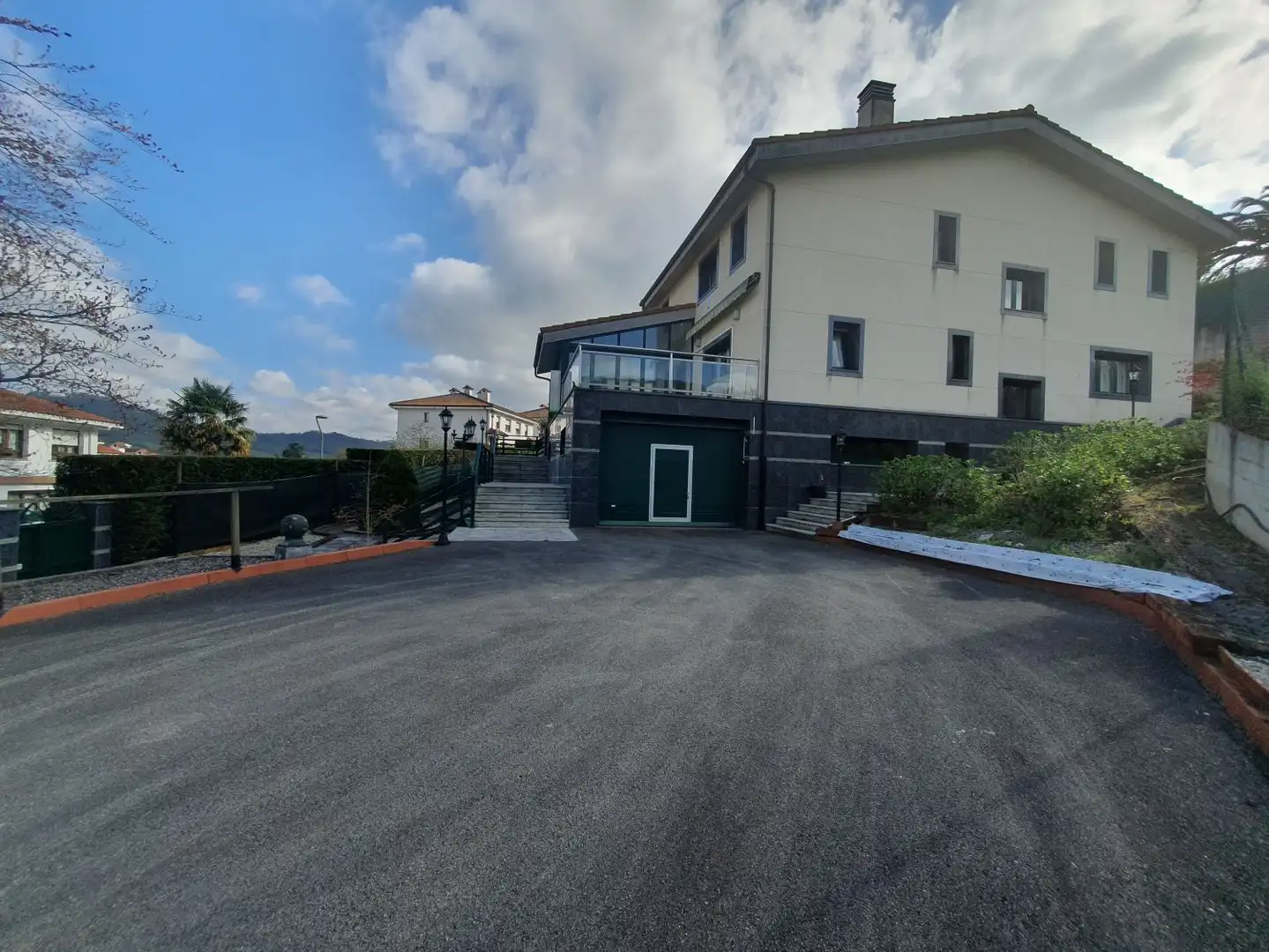 Außenansicht von Haus oder Chalet zum Verkauf in Grado mit Klimaanlage, Heizung und Terrasse
