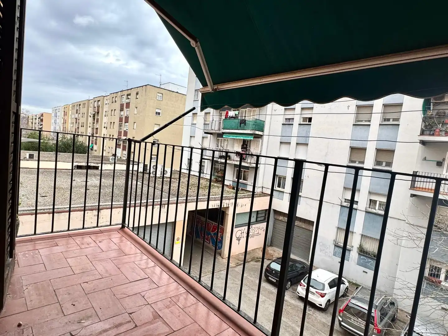 Terrassa de Pis en venda en Girona amb Calefacció, Balcó i Internet