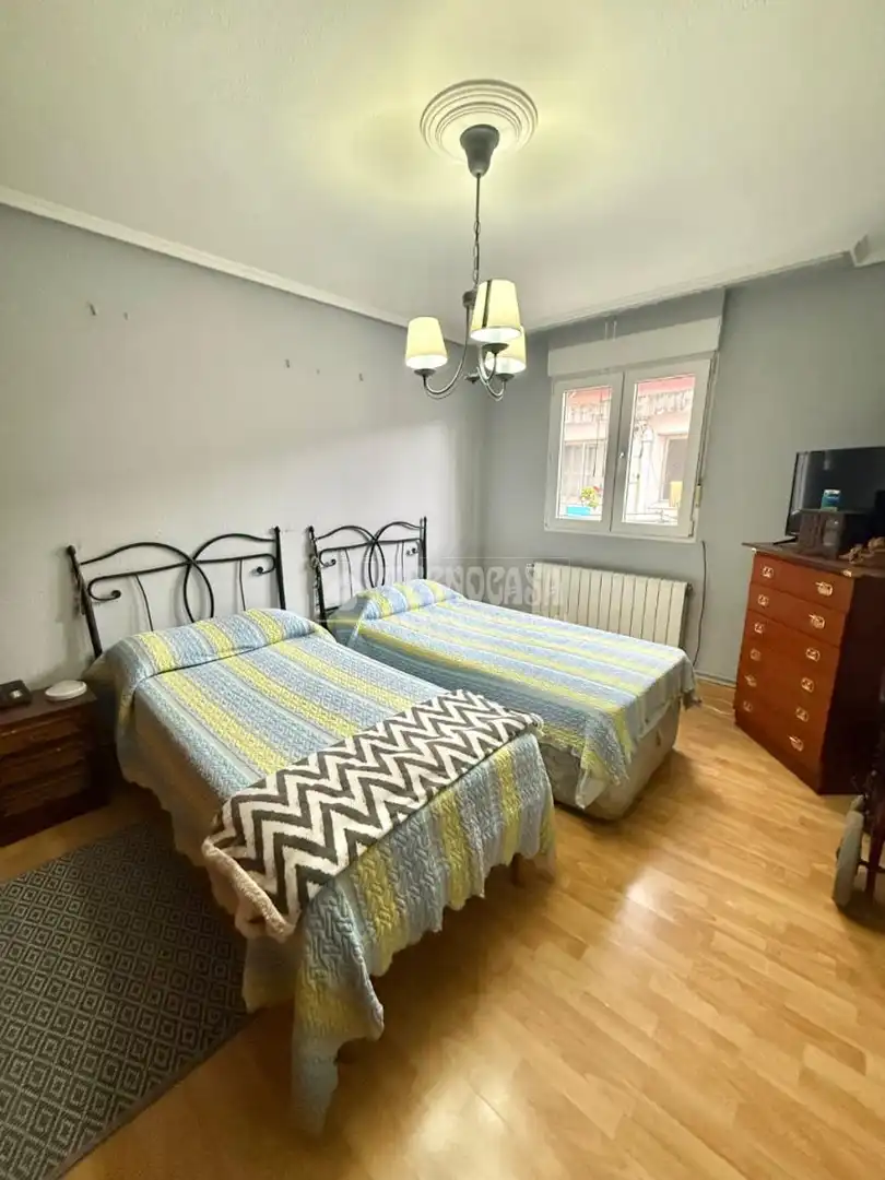 Habitación de Piso en venta en Santander con Calefacción y Amueblado