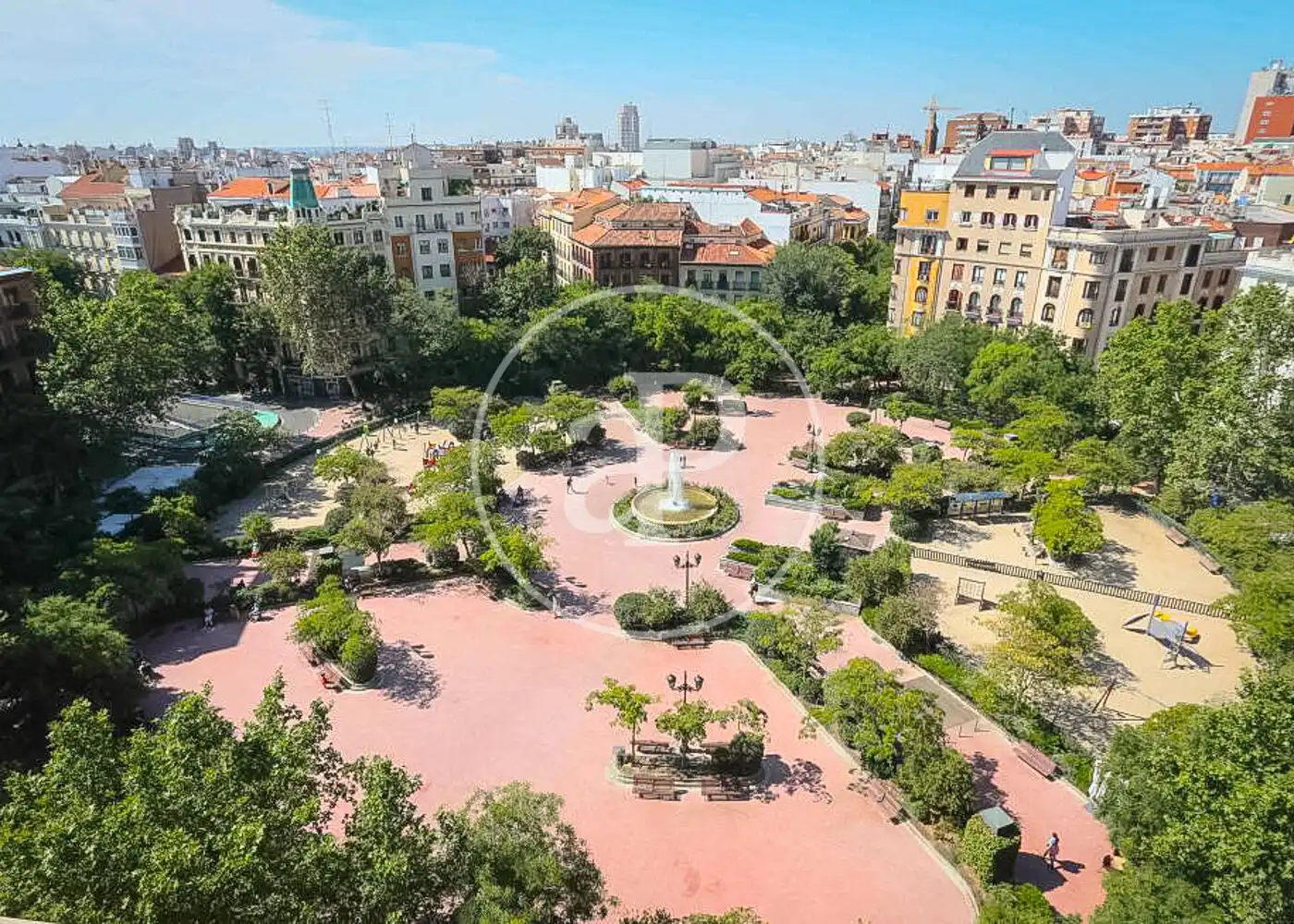 Vista exterior de Pis en venda en Madrid amb Aire condicionat i Calefacció