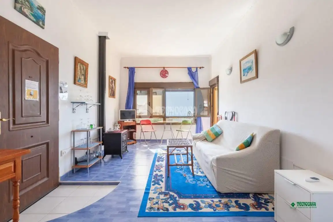 Detached homes for sale in C. Eduardo VII, Castell del Rey