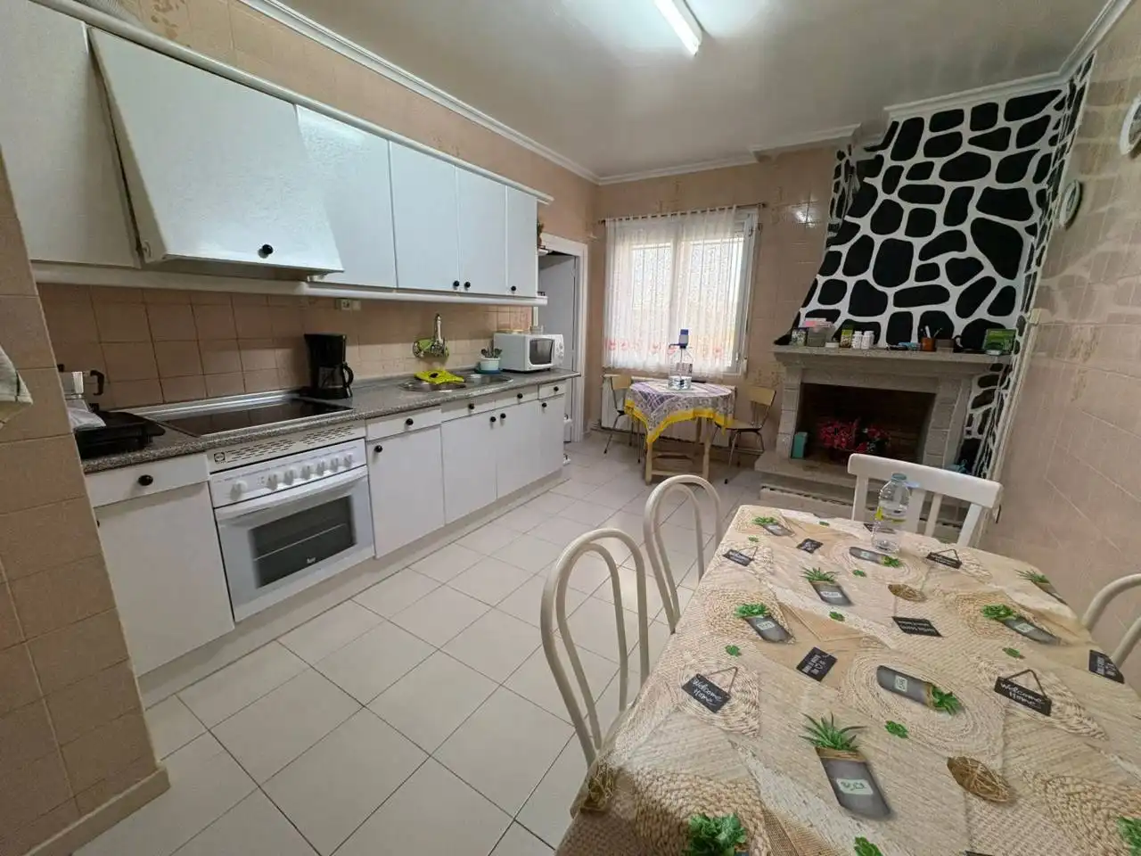 Cuina de Casa o xalet en venda en Ituero de Azaba amb Calefacció, Jardí privat i Terrassa