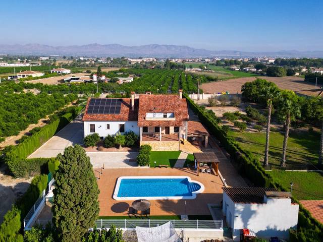 Casa-chalet en Venta en Camino Catral en Catral