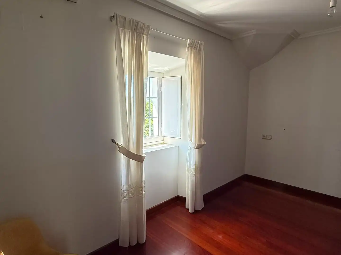 Habitación de Casa adosada en venta en Narón con Jardín privado, Terraza y Trastero