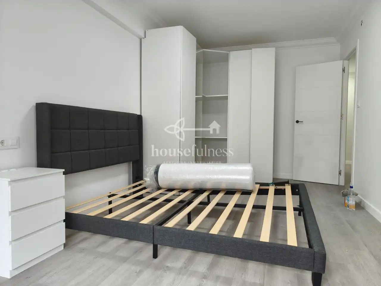 Schlafzimmer von Wohnung zum Verkauf in Ferrol mit Möbliert und Balkon