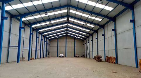 Foto 3 von Fabrikhallen zur Miete in Maliaño, Camargo