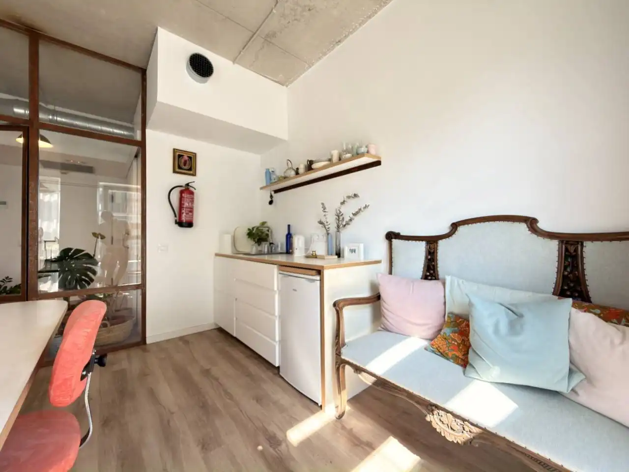 Cocina de Oficina de alquiler en Barcelona con Aire acondicionado, Calefacción y Alarma