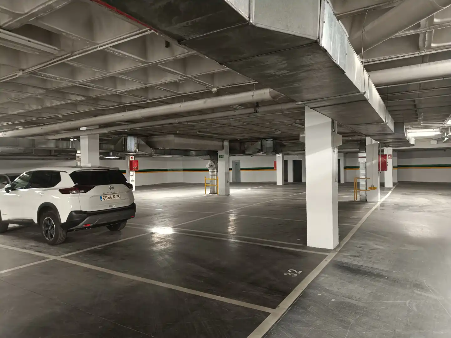 Parkplatz von Garage zur Miete in San Fernando