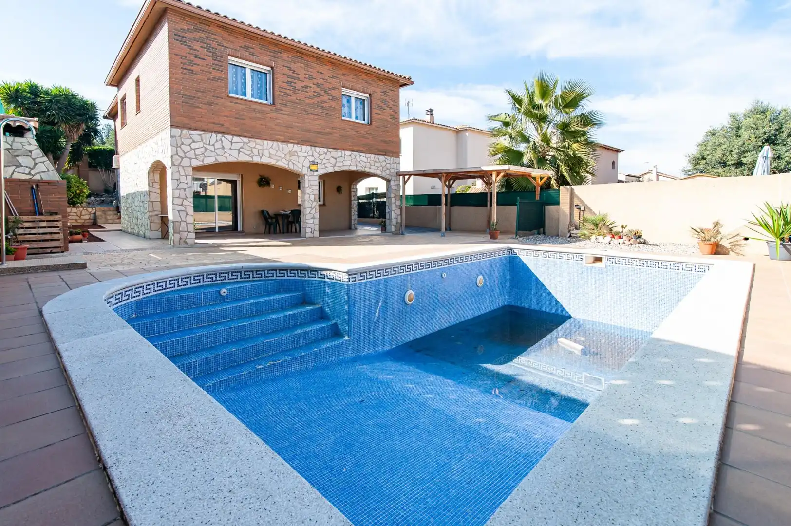 Casa con piscina en venta en Carrer COMTES DE BARCELONA, imagen 5