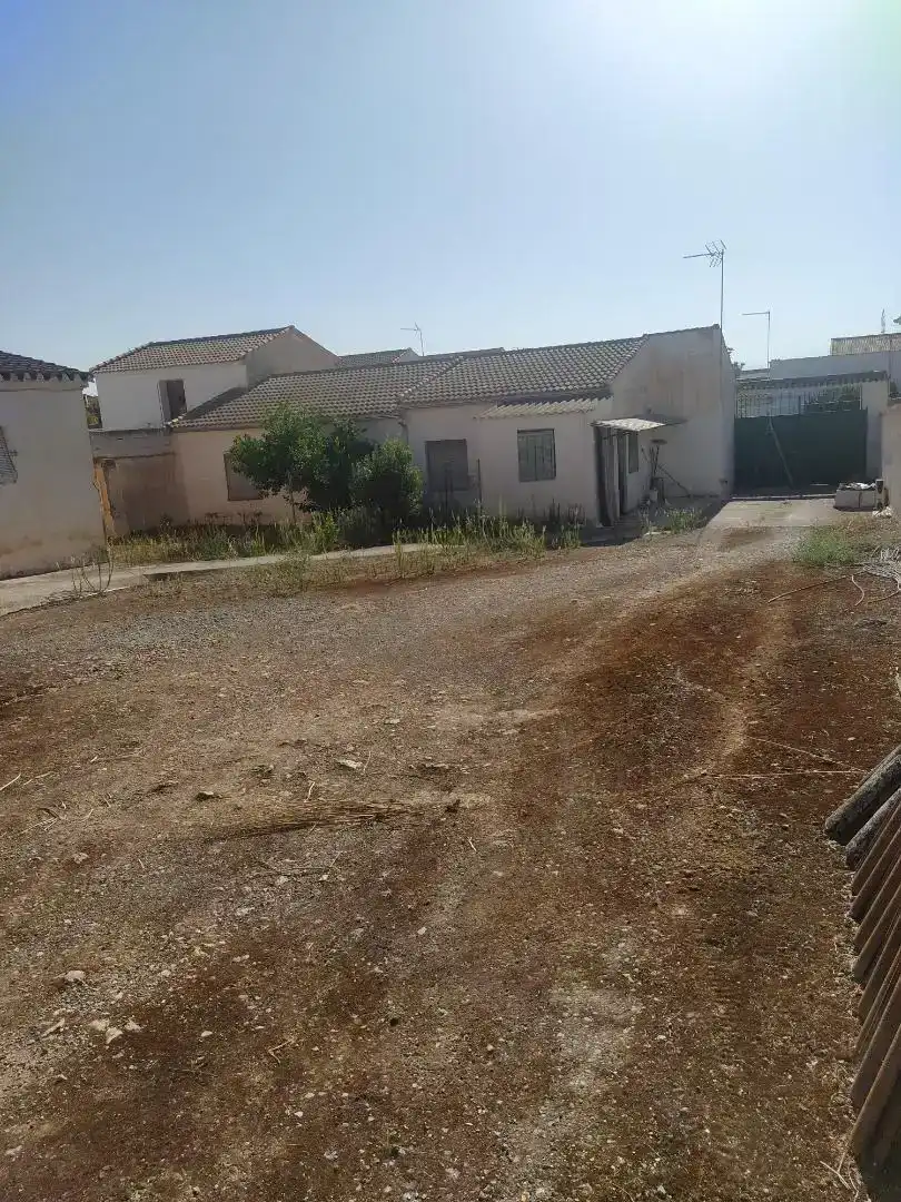 Casa adosada en venda en Láchar