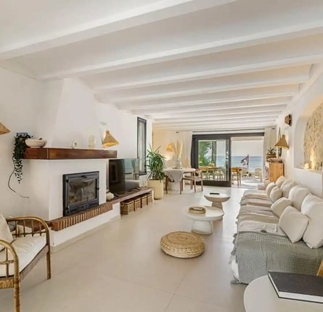 Sala d'estar de Casa o xalet en venda en Estepona amb Aire condicionat, Jardí privat i Terrassa