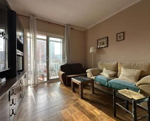 Living room of Flat for sale in  Barcelona Capital  with Parquet flooring, Furnished and Oven