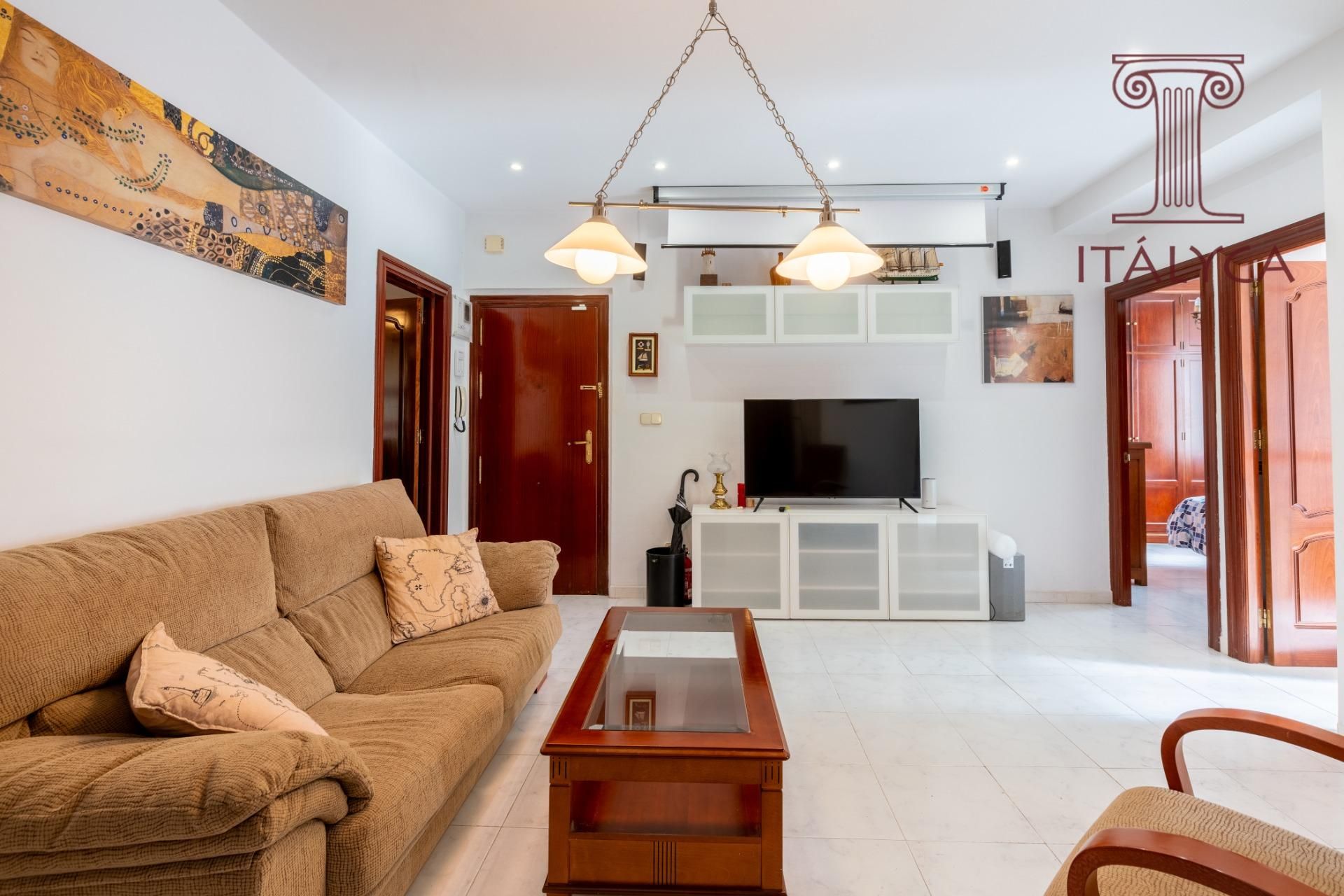 Living room of Flat for sale in  Sevilla Capital  with Air Conditioner and Storage room