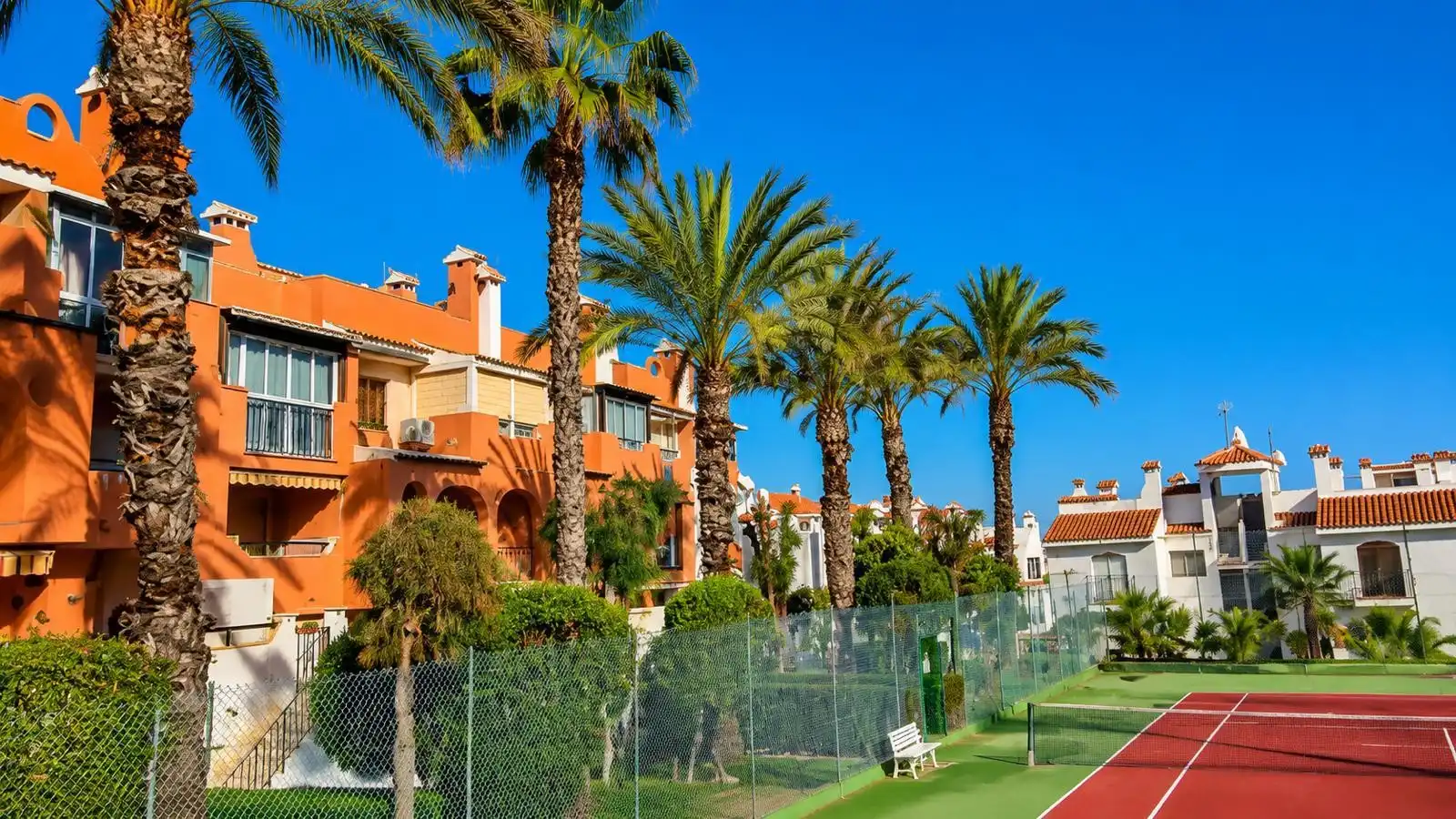 Außenansicht von Erdgeschoss zur Miete in Torrevieja mit Klimaanlage, Heizung und Terrasse