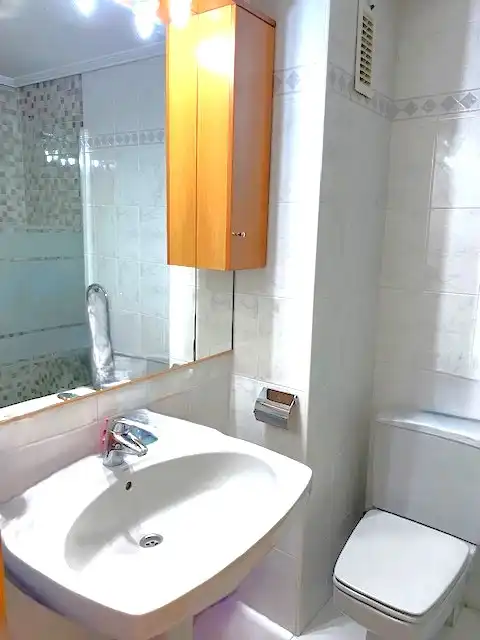 Baño de Piso para compartir en Centro