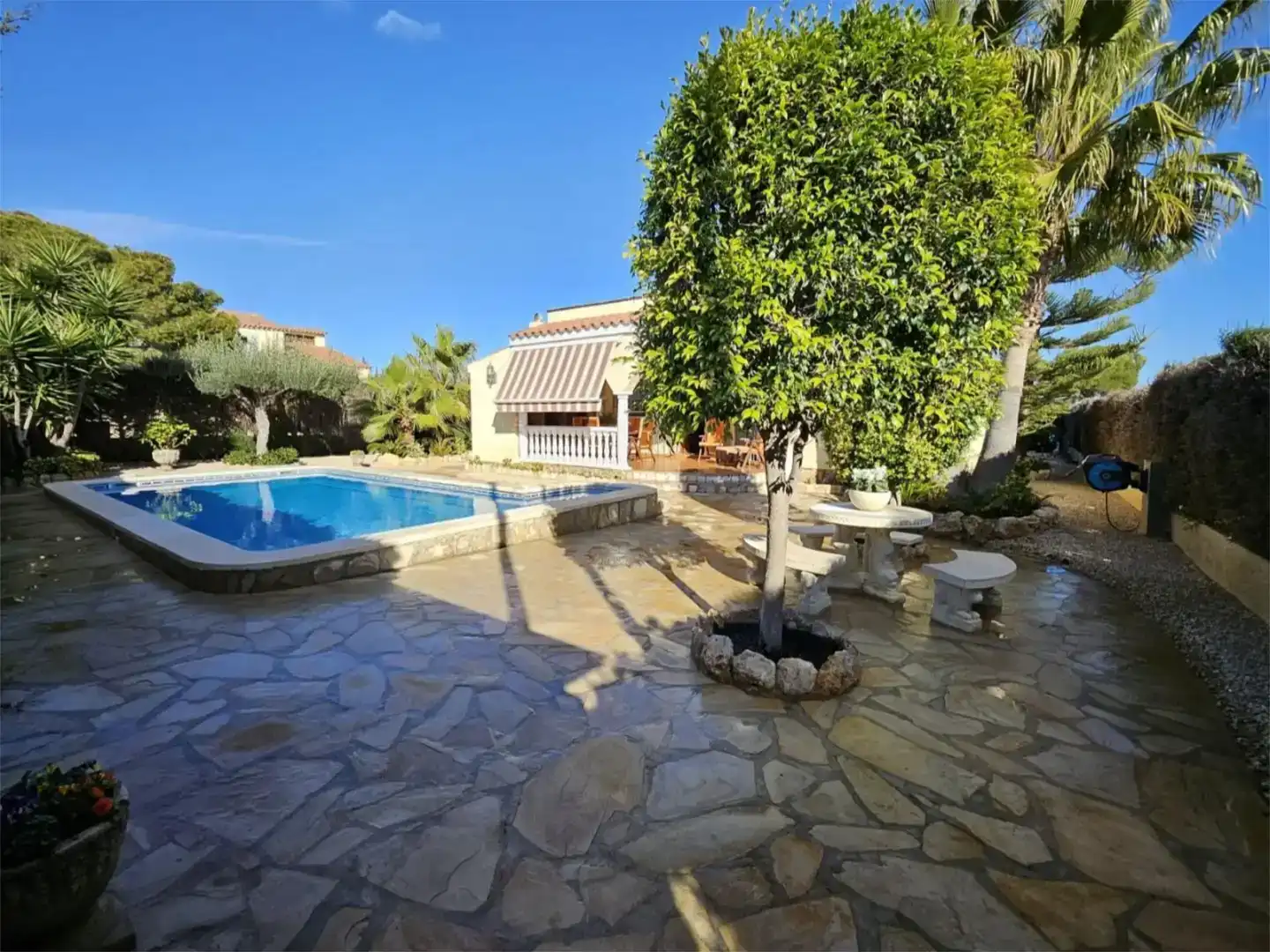Piscina de Pis en venda en L'Ametlla de Mar  amb Aire condicionat, Jardí privat i Traster