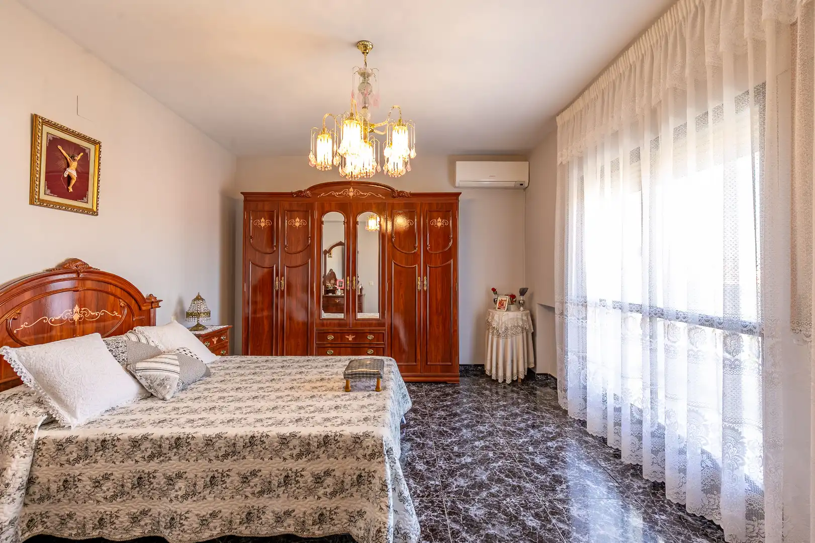 Dormitori de Casa adosada en venda en Alagón del Río amb Aire condicionat, Calefacció i Jardí privat