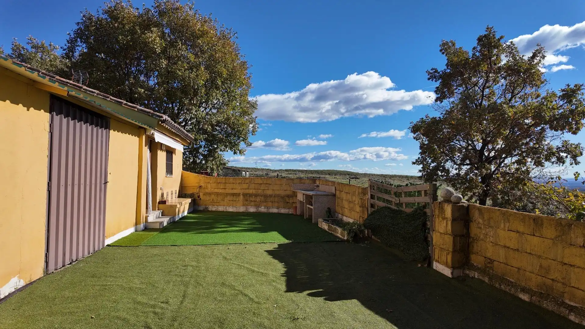 Terrace of Houses for sale in Candeleda  with Heating, Storage room and Furnished