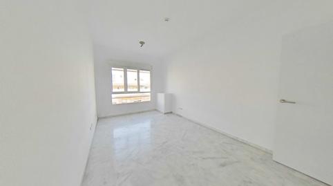 Foto 4 de Apartament en venda a Av Aeronaútica, Urbadiez - Entrepuentes, Sevilla