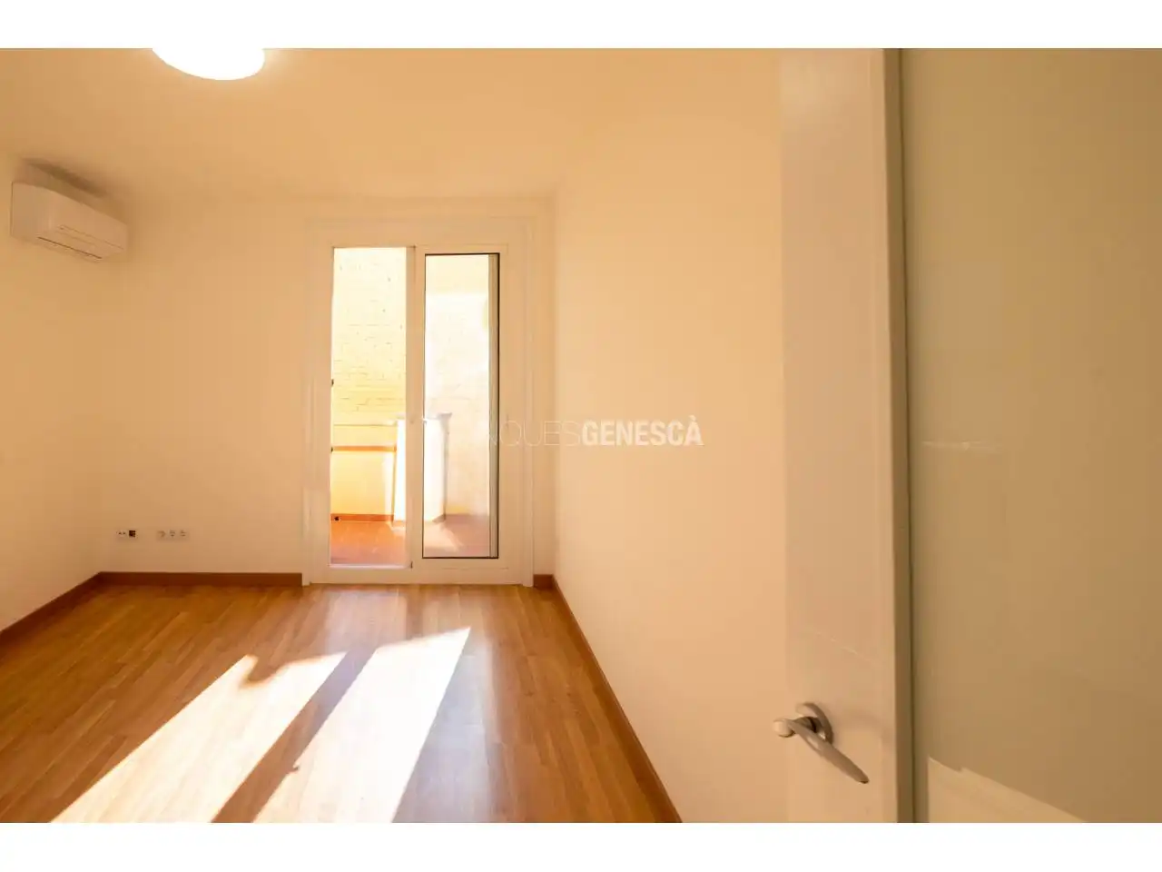 Flat for sale in Calle Baldrich, Segle XX