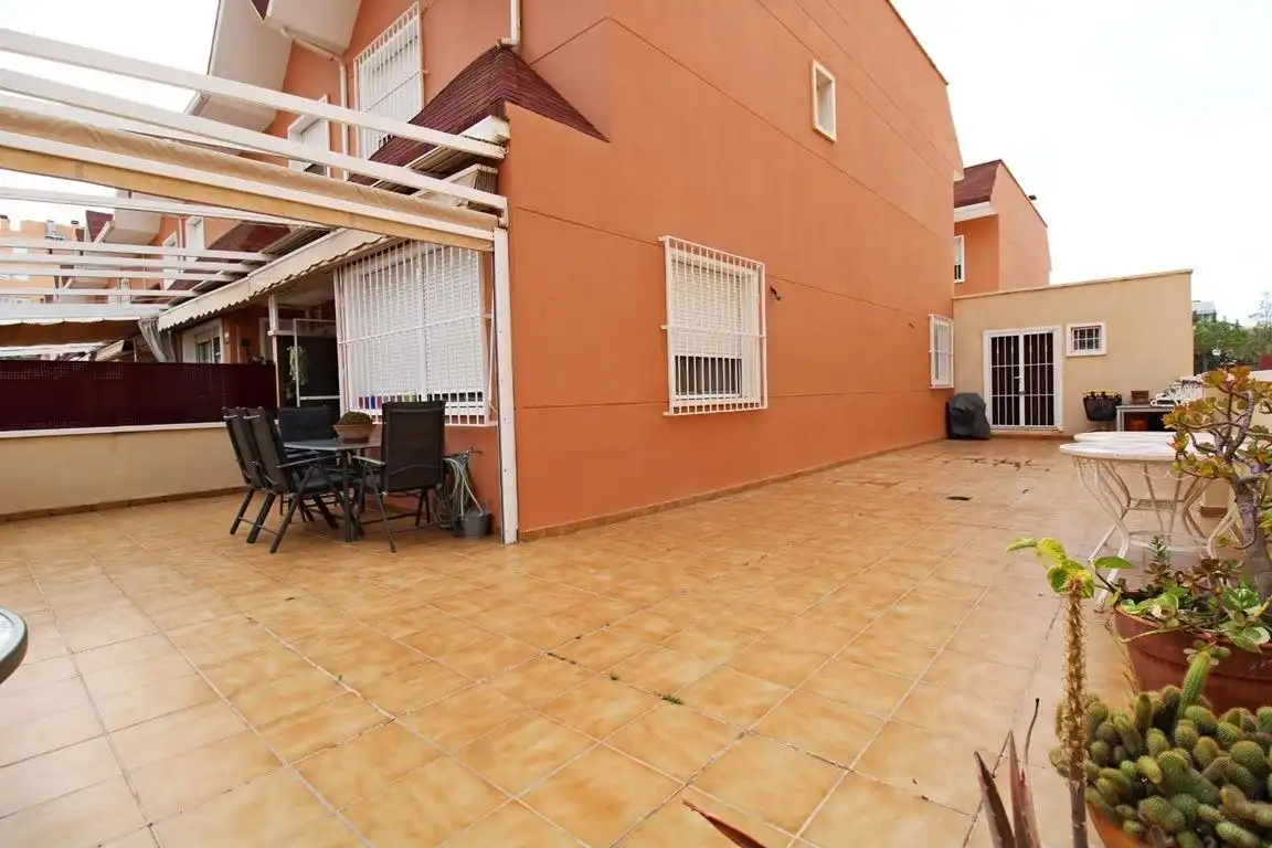 Terrassa de Casa adosada en venda en Elche / Elx amb Piscina comunitària