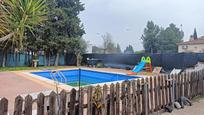 Piscina de Finca rústica en venda en  Córdoba Capital amb Piscina