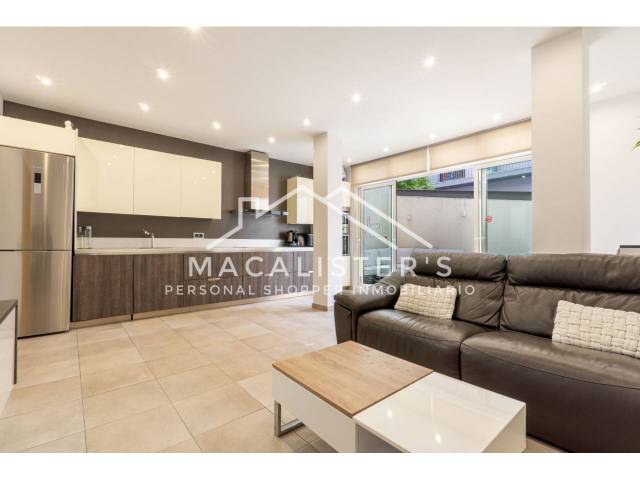 Piso en Venta en El Camp de l'Arpa del Clot